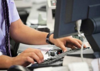 Može li i BiH ograničiti bankarske naknade i kamate?