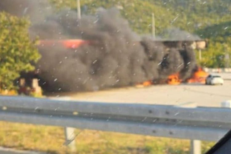 Jedan poginuli u požaru na benzinskoj postaji, troje prevezeno u bolnicu
