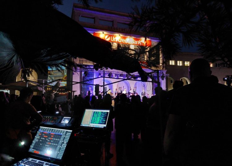 Tamburaški orkestar Mostar poklonio svom gradu ‘koncert za dušu i pamćenje‘