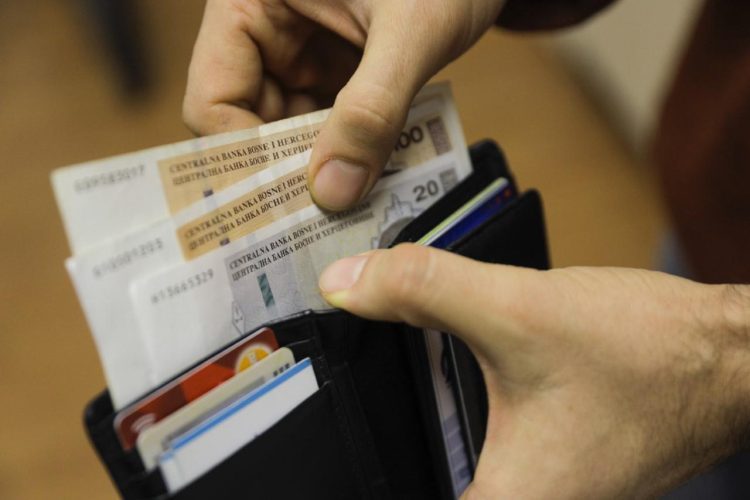 IT problem pokazao da ljubav bh. građana prema gotovini ima jako uporište