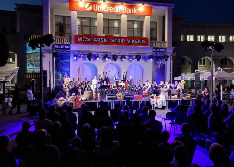 Tamburaški orkestar Mostar poklonio svom gradu ‘koncert za dušu i pamćenje‘