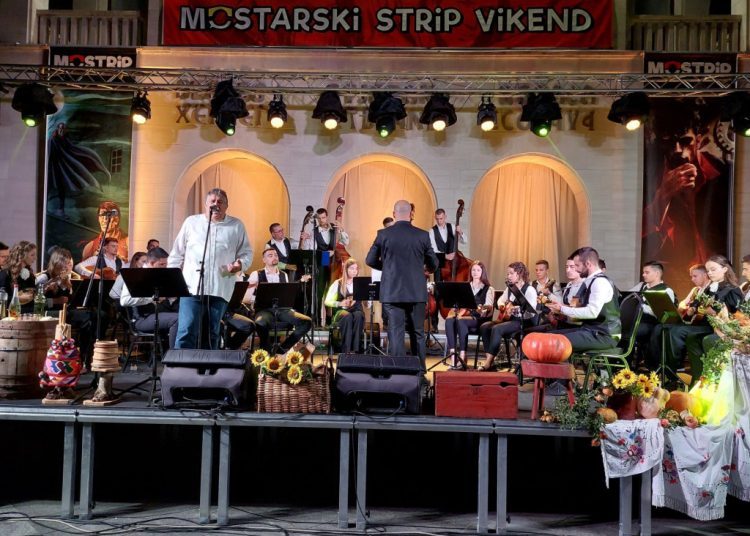 Tamburaški orkestar Mostar poklonio svom gradu ‘koncert za dušu i pamćenje‘