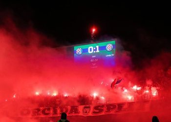 Dačić objavio: Policija zaustavila veliku akciju Torcide u Beogradu: Oduzeli su im zastave, naljepnice…