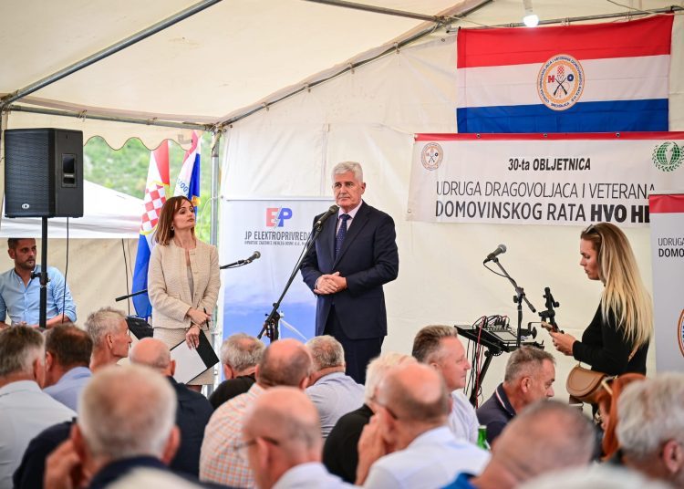 30. obljetnica Udruge dragovoljaca i veterana Domovinskog rata HVO HB: Istaknuta nepokolebljiva snaga i duh hrvatskih branitelja