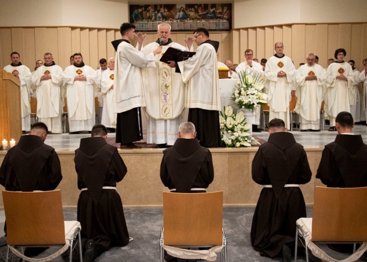 Petorica franjevaca Hercegovačke franjevačke provincije položila su u Posušju svoje svečane redovničke zavjete