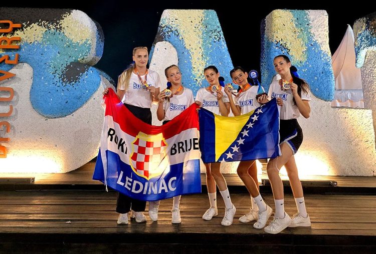Bronca za širokobriješke cheerleadersice na Svjetskom kupu u Indoneziji