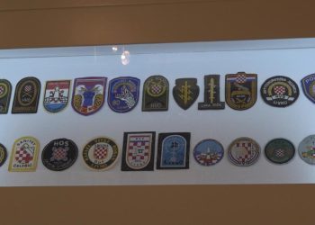 U Livnu otvorena izložba fotografija “Livno u Domovinskom ratu“