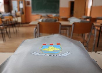 Ljubuški prvašići dobili po 200 KM potpore za školski pribor