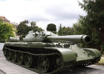 U Sarajevu kao spomenik postavljen zarobljeni tenk JNA