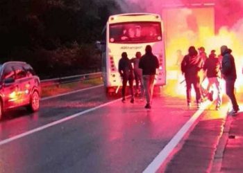 Horde zla napale Škripare dok su se vraćali s gostovanja, nekoliko privedenih