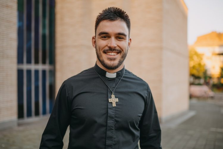 Najpoznatiji svećenik na društvenim mrežama, uputio je školarcima savjet za novu školsku godinu