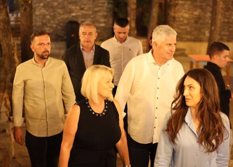 Eno – gastro performans BLAŽ Enology okupio trideset vinarija i više stotina posjetitelja