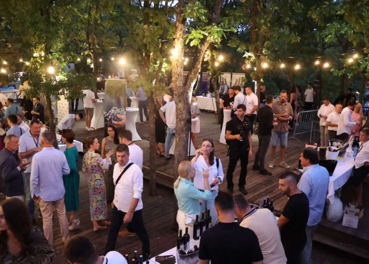 Eno – gastro performans BLAŽ Enology okupio trideset vinarija i više stotina posjetitelja