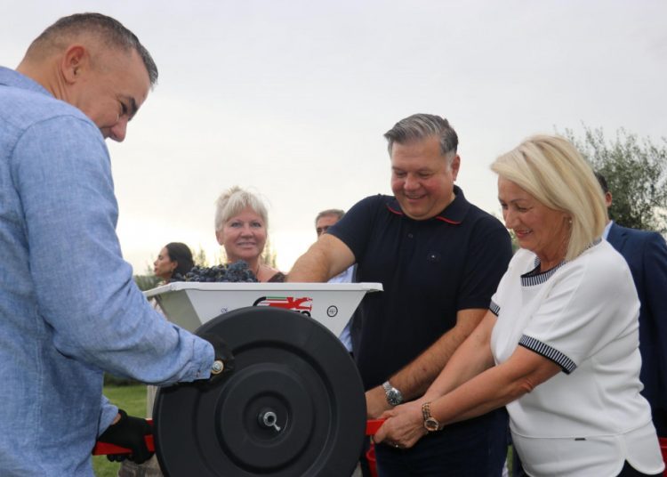 Tradicionalna manifestacija ‘Berba 2024‘ u Mostaru okupila diplomatski zbor i domaće dužnosnike