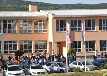 10 tisuća i 300 učenika u ŽZH, srednjoškolci biraju strukovna zanimanja, raste broj povratnika iz inozemstva