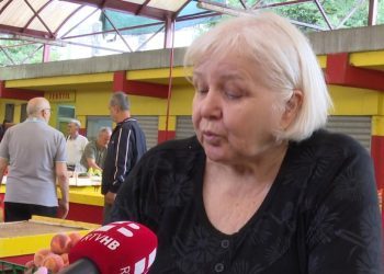 Krenule su pripreme za zimnicu (VIDEO)