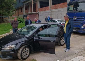 Drinovčani darovali novo vozilo ženi koja je spašavala ljude u poplavi u Bakovićima kod Fojnice
