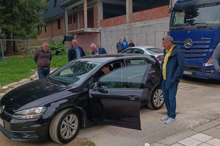 Drinovčani darovali novo vozilo ženi koja je spašavala ljude u poplavi u Bakovićima kod Fojnice