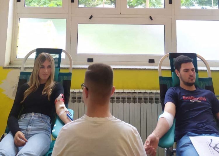 Dobrovoljno darivanje krvi učenika Srednje strukovne škole Široki Brijeg