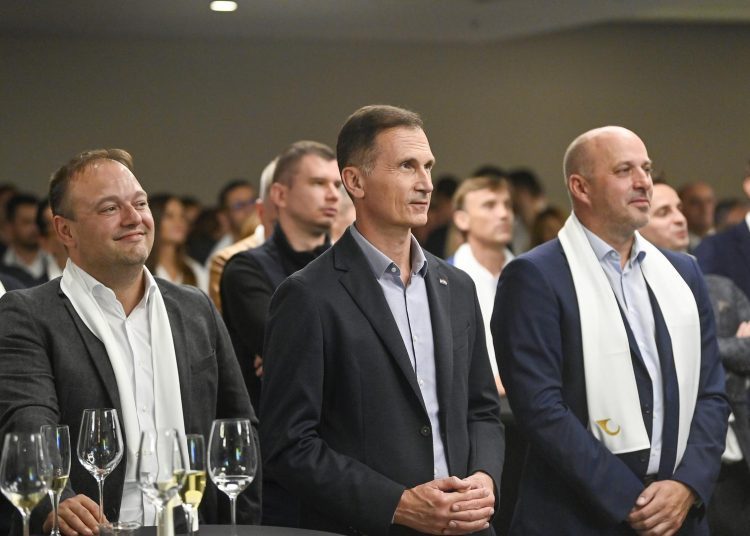 FOTO: Ćiro dobio poštansku marku, počast odala neka od najjačih imena hrvatskog sporta
