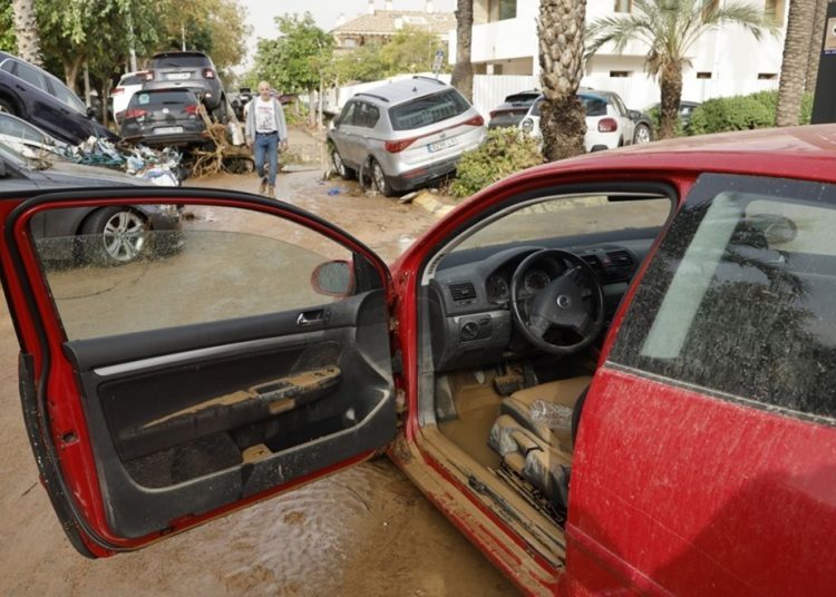 72 osobe mrtve u poplavama u Španjolskoj. Upozorenje u Barceloni: Ne približavajte se obali