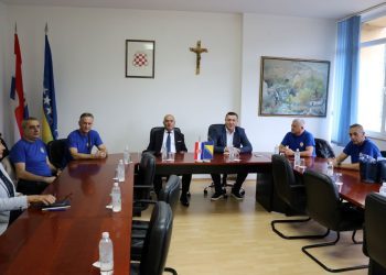 Izaslanstvo Udruge nositelja ratnih odličja HVO-a Herceg Bosne na prijemu kod Čovića i Begića