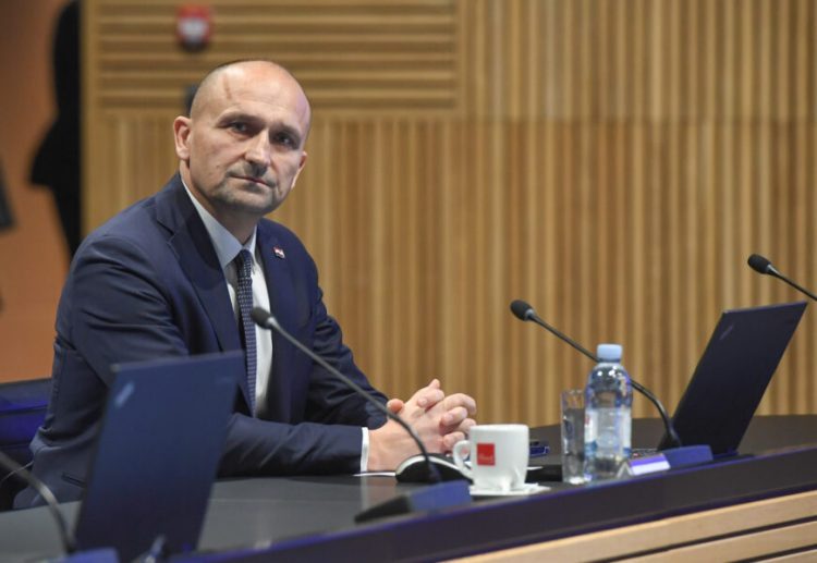 Anušić: Ne postoji mogućnost da hrvatski vojnici odu u Ukrajinu