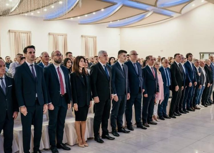 Čović s izaslanstvom sudjelovao na završnom predizbornom skupu HDZ BiH u Širokom Brijegu: “Podržimo snagu naše mladosti”