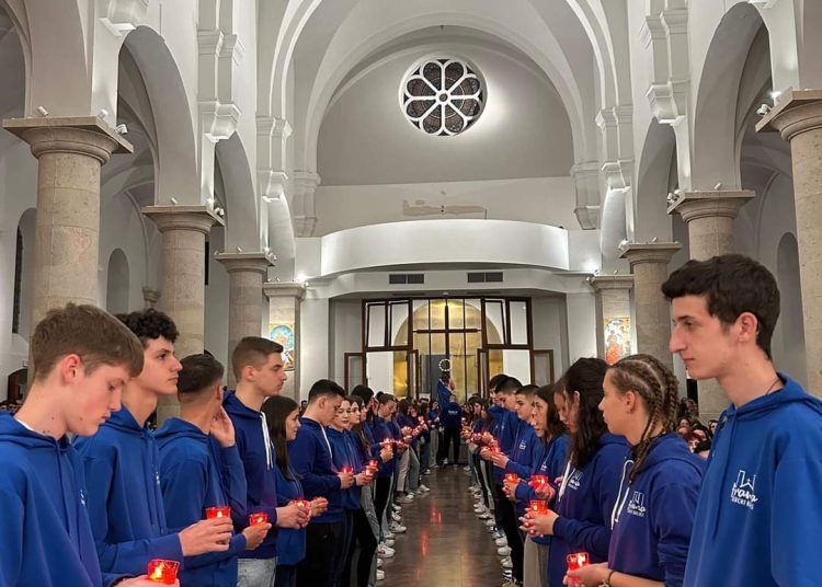 Relikvije svetog Franje u Širokom Brijegu privukle veliki broj vjernika