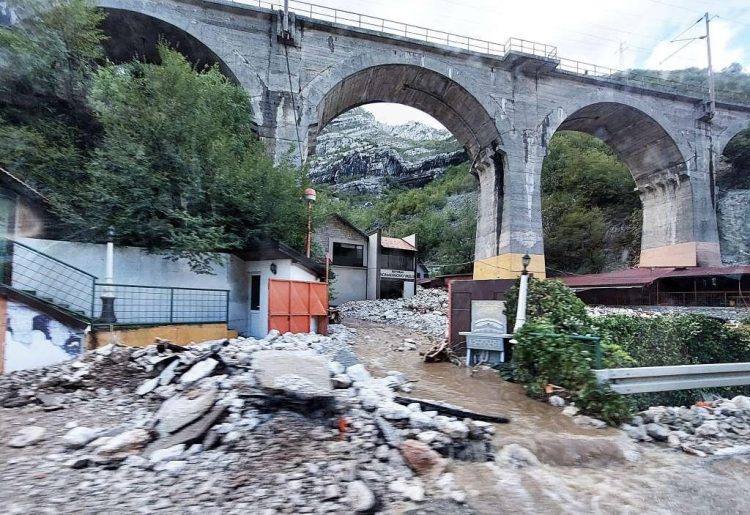 Na području Jablanice i Konjica još uvijek se traga za između 10 i 15 osoba