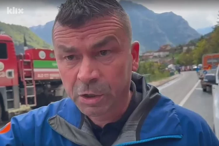 Pripadnik FUCZ-a odgurnuo novinara zbog pitanja zašto nisu pozvali pse tragače