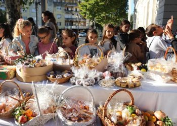 Ljubuški: Učenici sudjelovali na manifestaciji “Dani kruha i zahvalnosti za plodove zemlje”