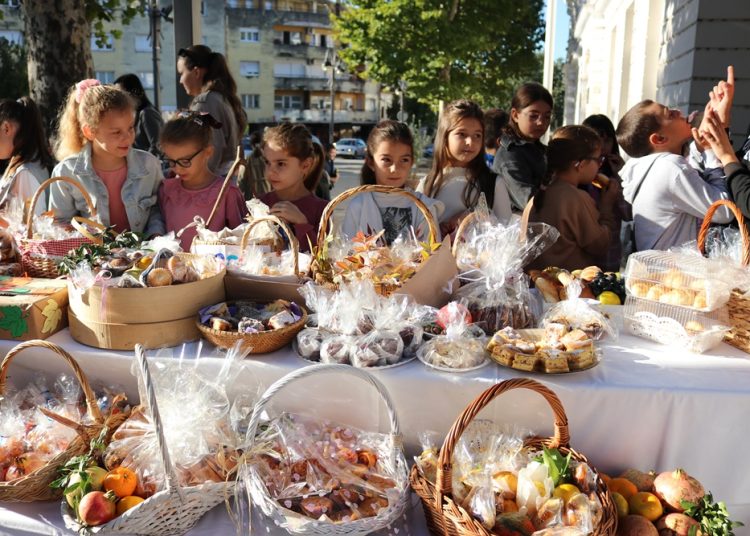 Ljubuški: Učenici sudjelovali na manifestaciji “Dani kruha i zahvalnosti za plodove zemlje”