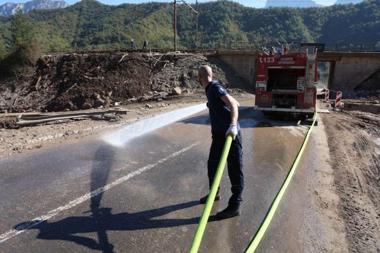 Intenzivni radovi na osposobljavanju za promet magistralne ceste Jablanica-Blidinje