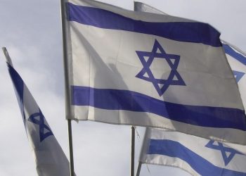 Deseci ozlijeđenih u naletu kamiona na autobusnu stanicu u Izraelu