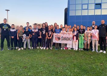 Karate klub Široki osvojio 13 medalja na prvenstvu Republike Hrvatske