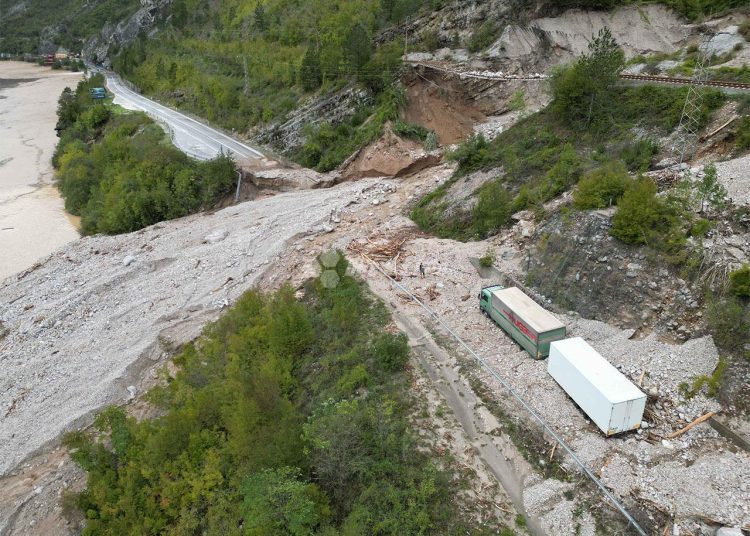 Apokaliptične scene s područja pogođenog klizištima (FOTO)