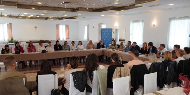 Grude: Održana radionica o uvođenju pneumokoknog cjepiva u redoviti imunizacijski program u FBIH