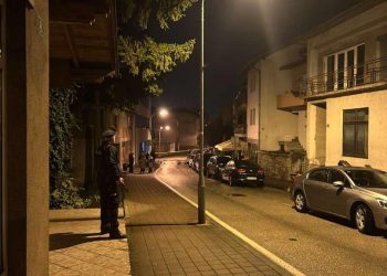 Uhićeno osam osoba zbog terorizma u Bihaću i Bosanskoj Krupi: Zaplijenjeno oružje i arapski dokumenti