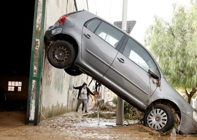 72 osobe mrtve u poplavama u Španjolskoj. Upozorenje u Barceloni: Ne približavajte se obali