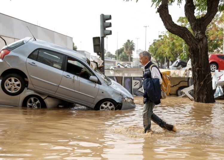 72 osobe mrtve u poplavama u Španjolskoj. Upozorenje u Barceloni: Ne približavajte se obali