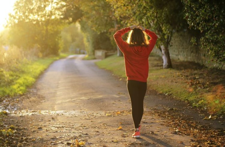 Što će se dogoditi ako cijeli mjesec budete hodali sat vremena dnevno?