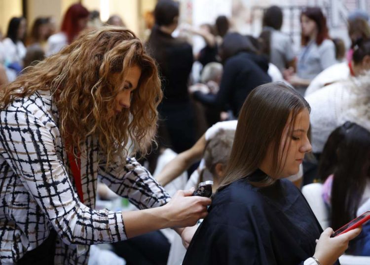 Akcija ‘Moja kosa, tvoja kosa’ – Za djecu oboljelu od raka, svoju kosu doniralo je 145 dječaka i djevojčica