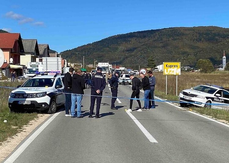 Prijedorčanin u Posušje dovezao migrante, probijao policijska blokade, bježao seoskim putevima, uletio u crkveno dvorište, uhićen tek na Kupresu