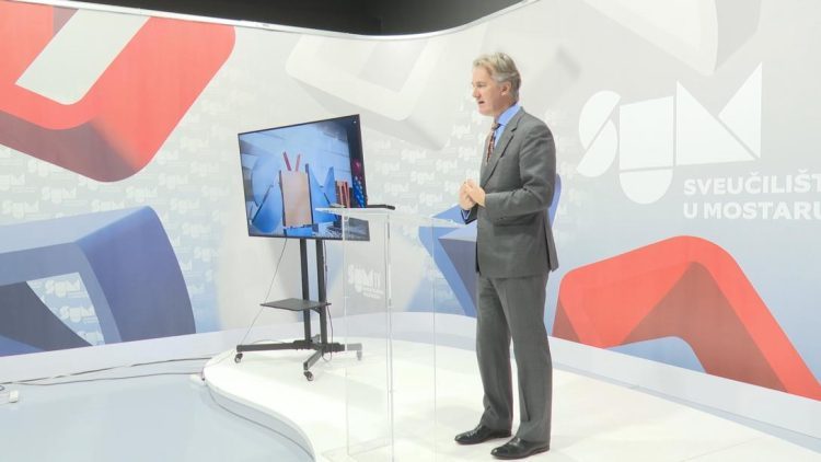 Britanski veleposlanik: Nisam rekao da se BiH mora odreći konstitutivnosti naroda