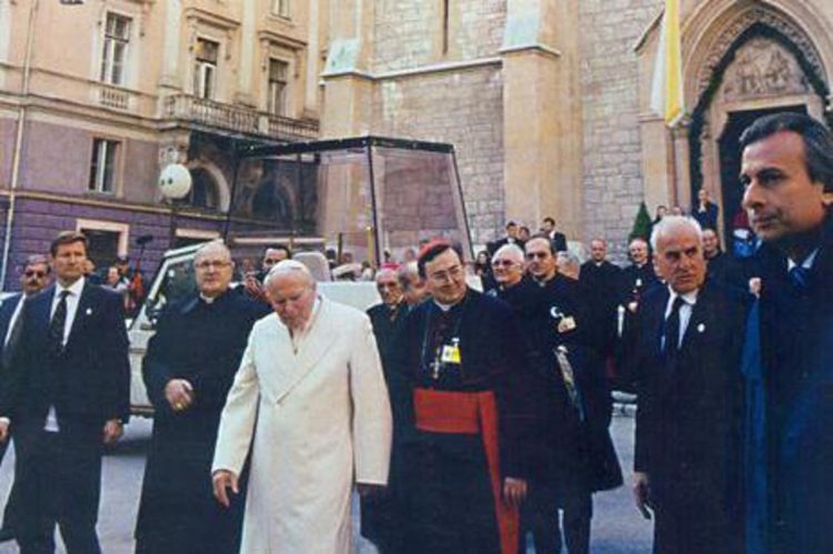 ‘Ratni kardinal’ Vinko Puljić prvu crtu Vatikana prema Istoku obranio ‘maslinovom grančicom’