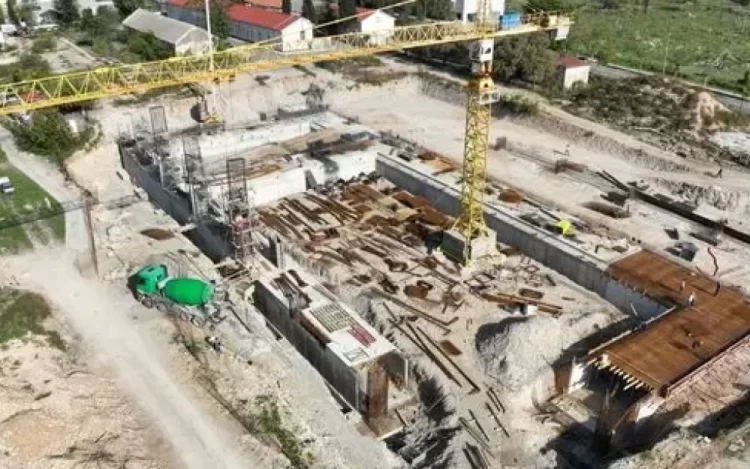 Gradilište olimpijskog bazena u Mostaru napokon živnulo