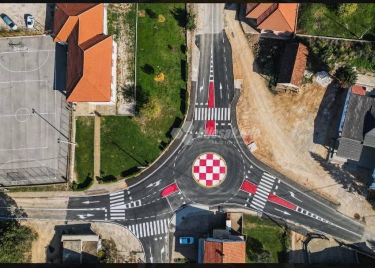 Mjesto u Hercegovini kružnim tokom privuklo ogromnu pozornost: Krasi ga šahovnica