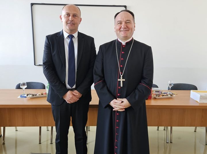 Biskup Petar Palić posjetio širokobriješke škole