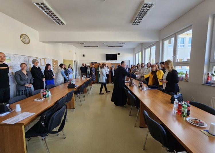 Biskup Petar Palić posjetio širokobriješke škole